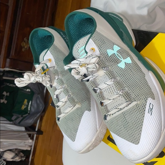 COPY - Stephen curry shoes - Picture 3 of 4